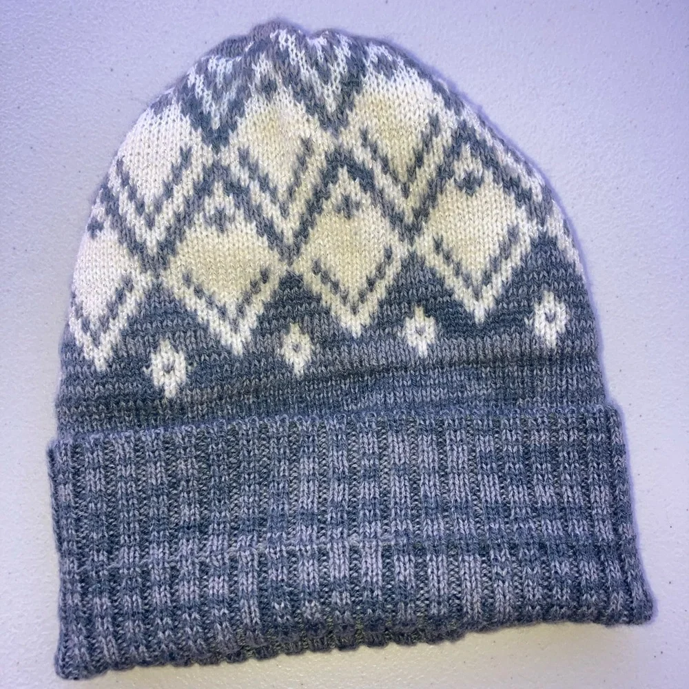 OshKosh B’gosh Grey Fair Isle Nordic Style Light Sparkle Super Soft Knit Beanie